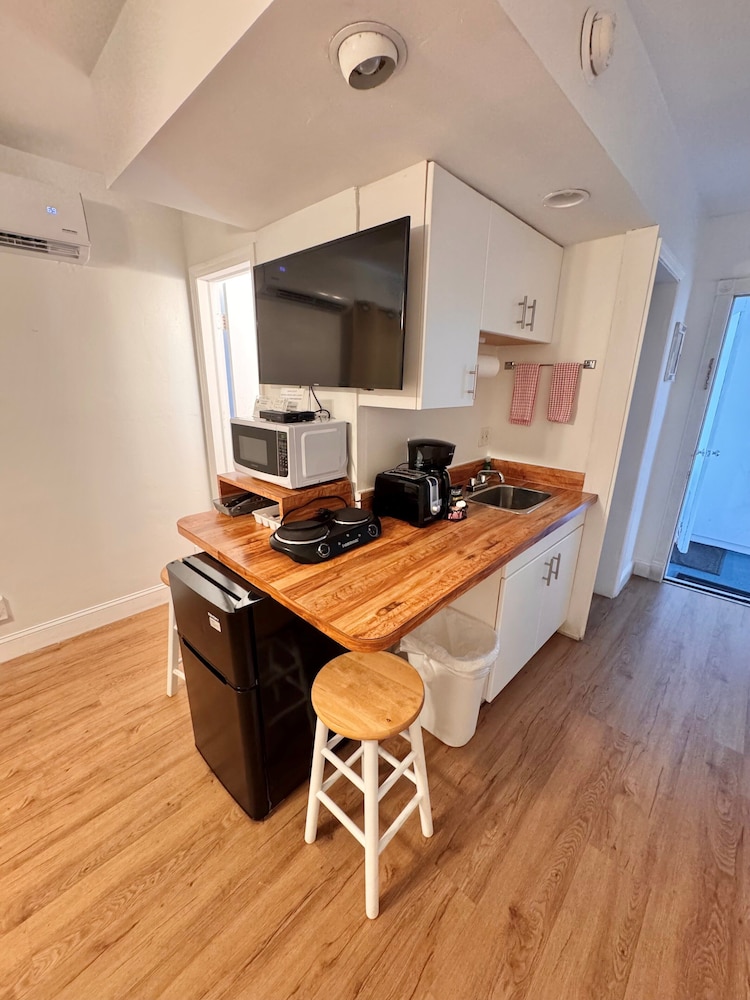 Coral Key Inn 59/71