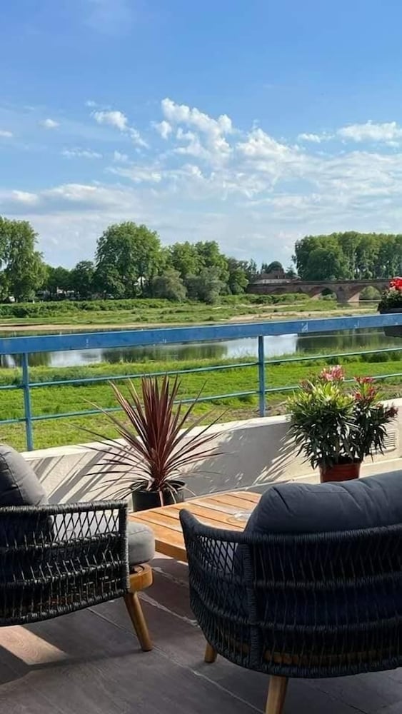 Mercure Nevers Pont De Loire 65/67