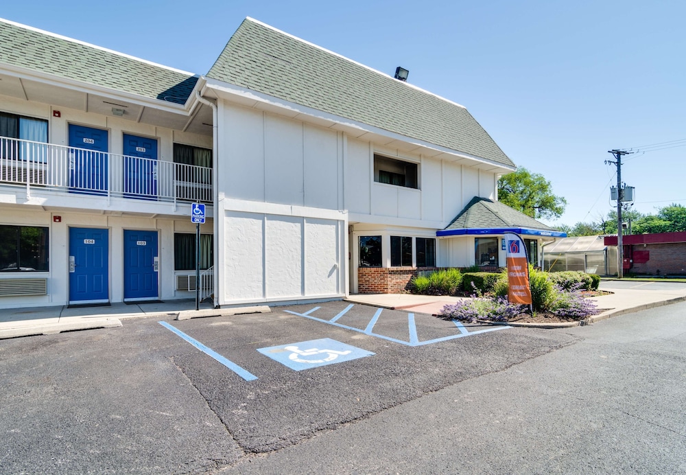 Motel6 Schiller Park, IL - Chicago O'Hare 39/48