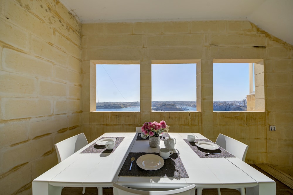 Tritoni harbour suites 40/55