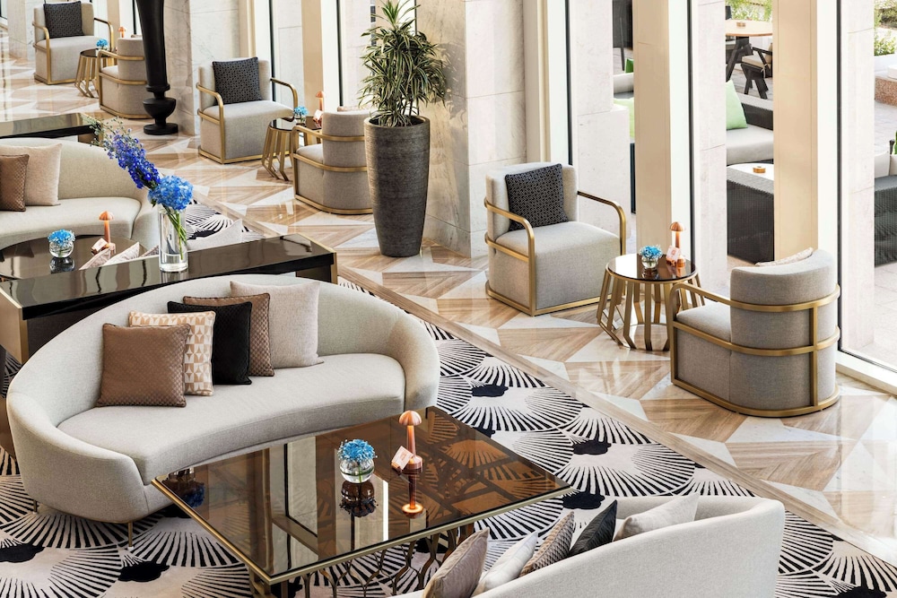 Wyndham Grand Doha West Bay Beach 36/57