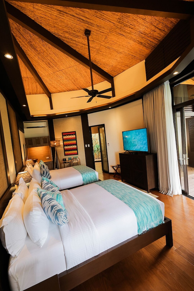 Lihim Resorts 30/75