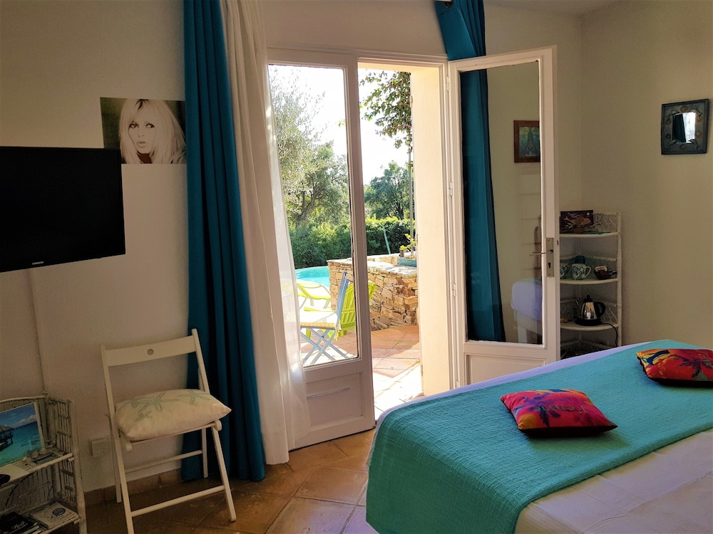 Villa Des Delices 3/48