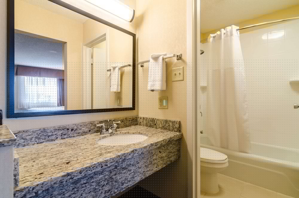 Quality Inn & Suites Ogallala 10/38