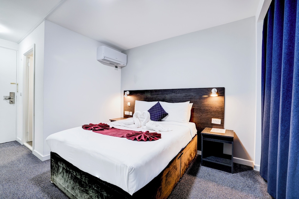 OYO The Chiltern Hotel 22/45
