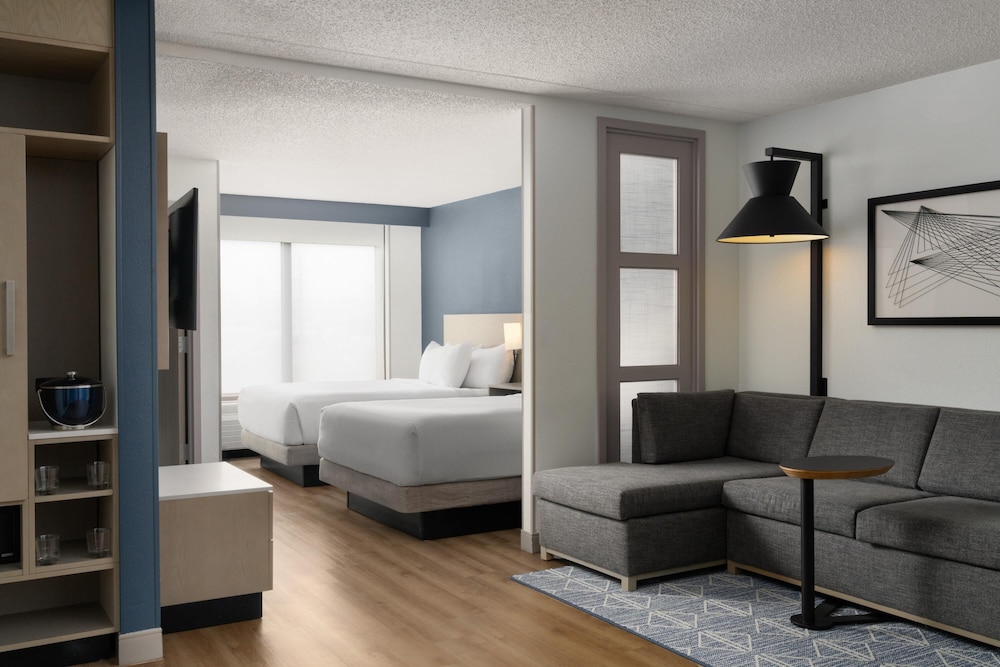 Specialty, 2 Double Beds