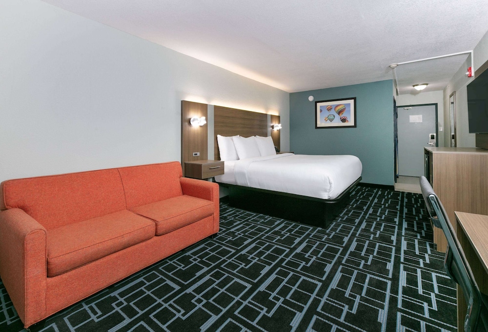 Baymont by Wyndham East Ridge 24/49