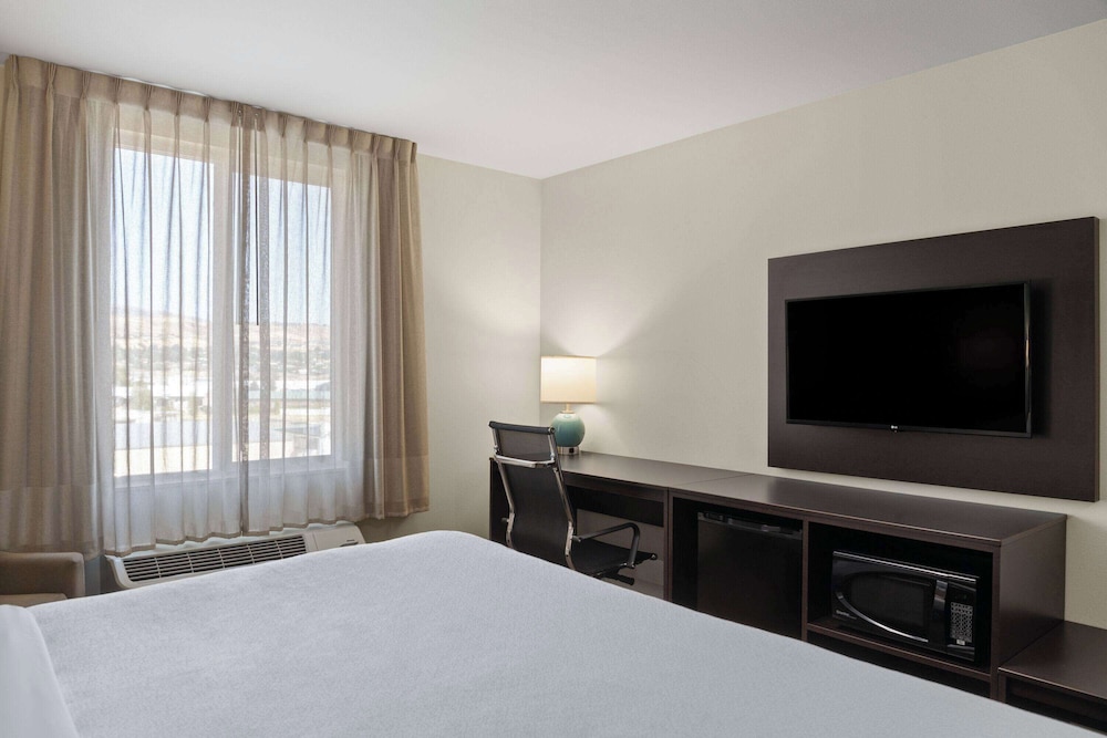 La Quinta Inn & Suites by Wyndham Wenatchee 13/34