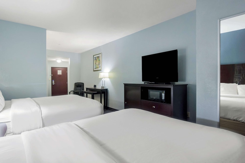 Baymont by Wyndham Mineral Wells 19/36