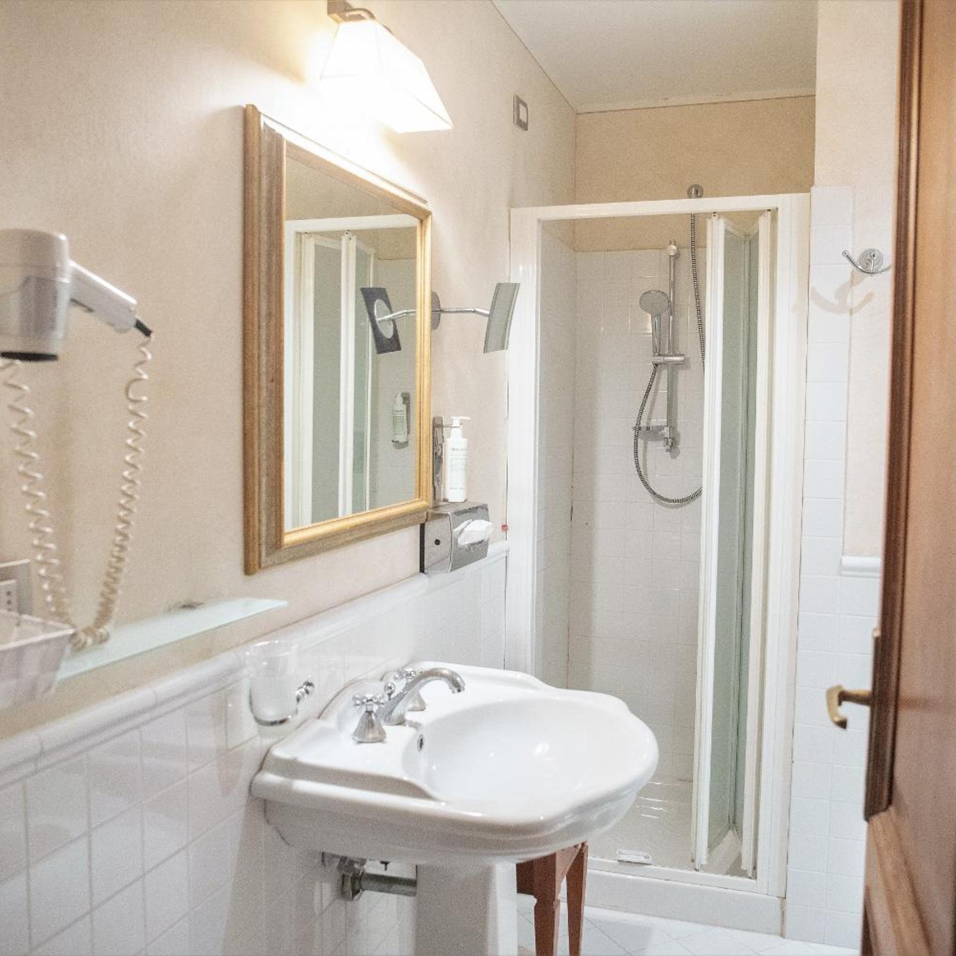 Charme, Double or Twin Bed، Hotel Clitunno 9/10