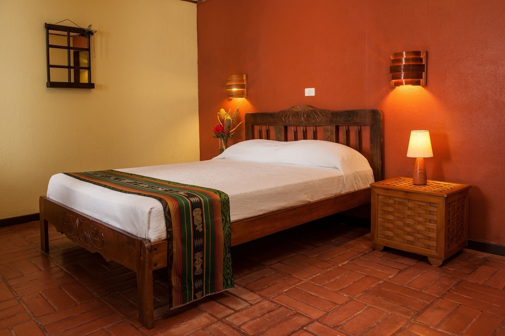 Arenal Lodge 23/73