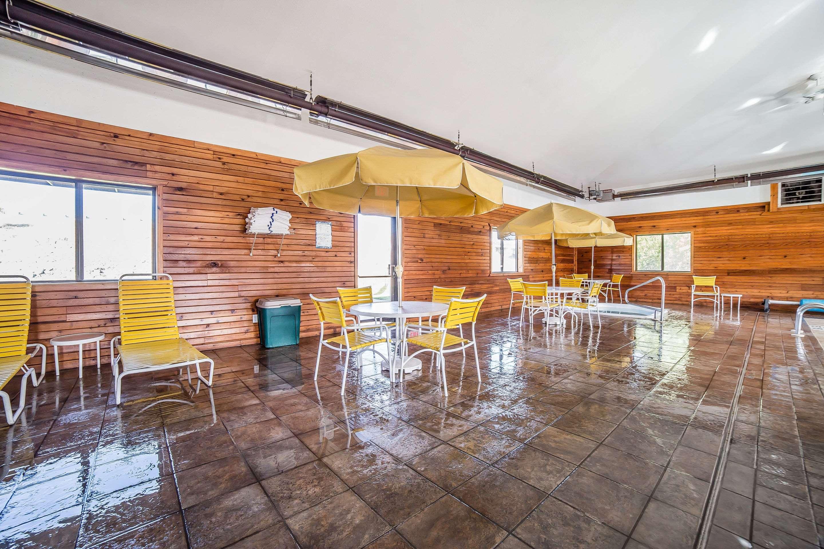 Yellowstone River Inn and Suites 10/47