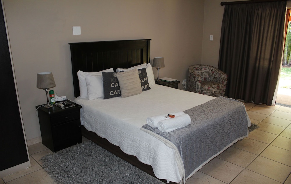 Four Seasons Guesthouse 4/15