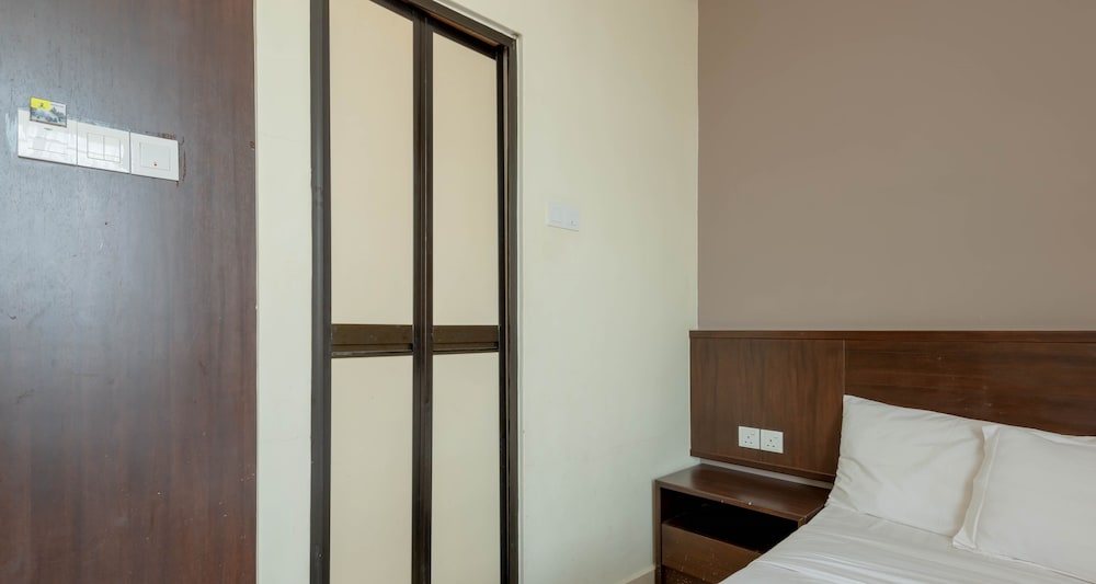 Kesang Laut Hotel 11/24