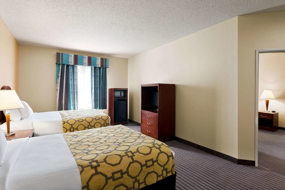 Baymont By Wyndham Elizabethtown 6/27