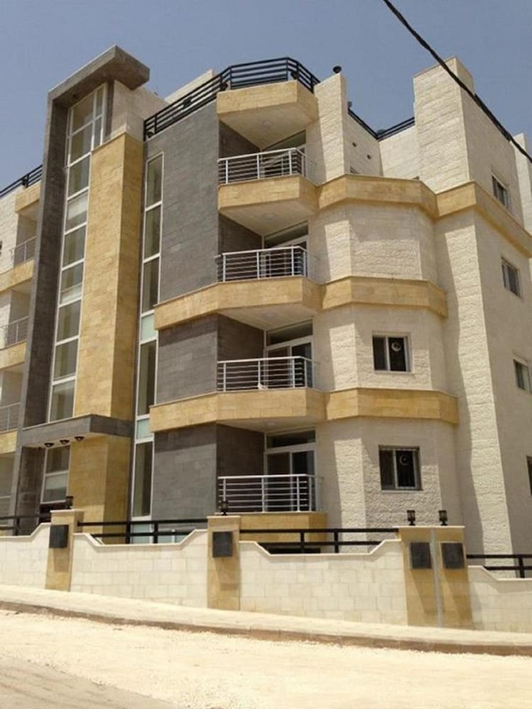 Lijam Hotel 5/50
