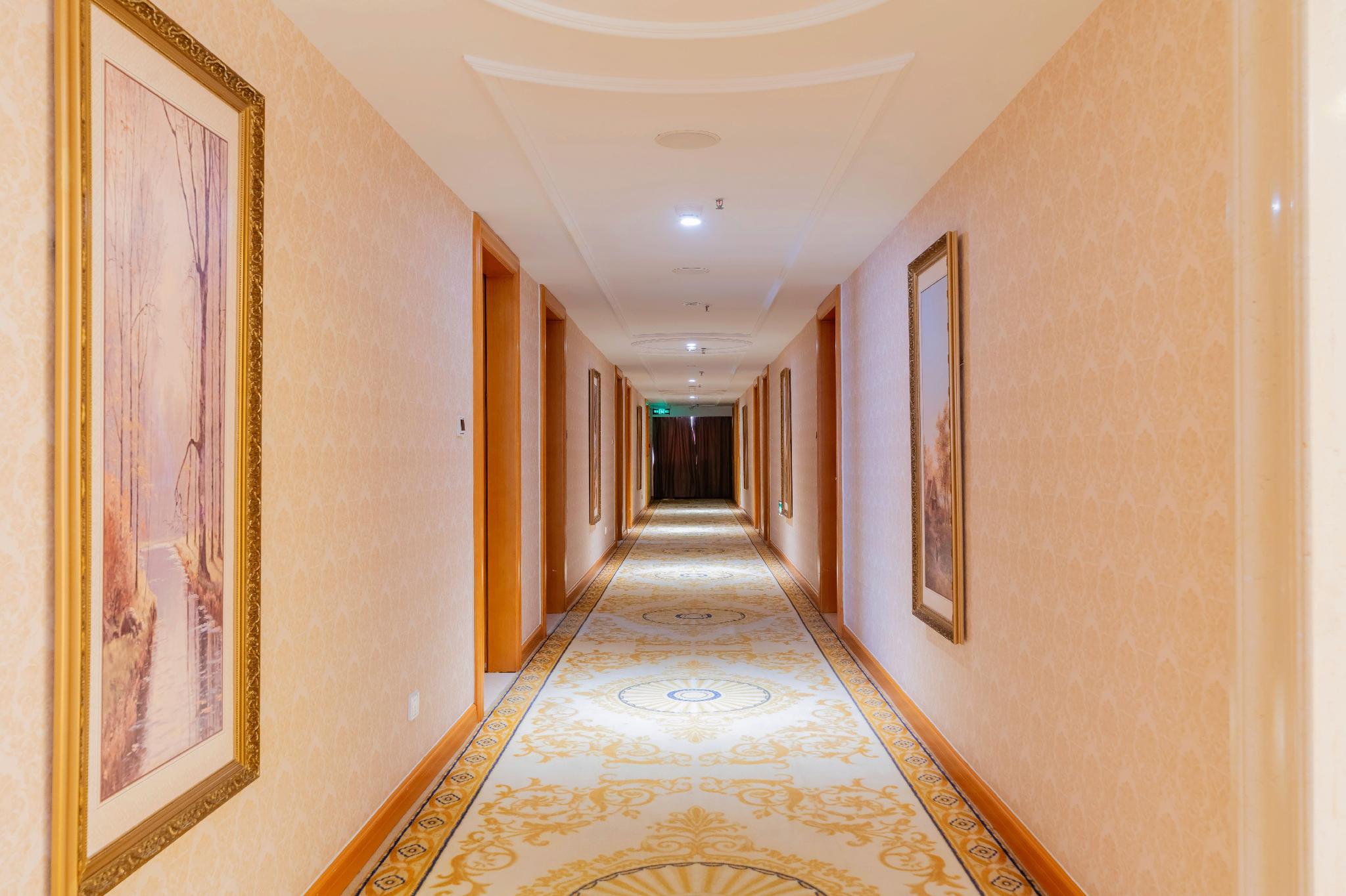 Vienna Hotel (Huizhou Danshui Baiyun Road) 37/52