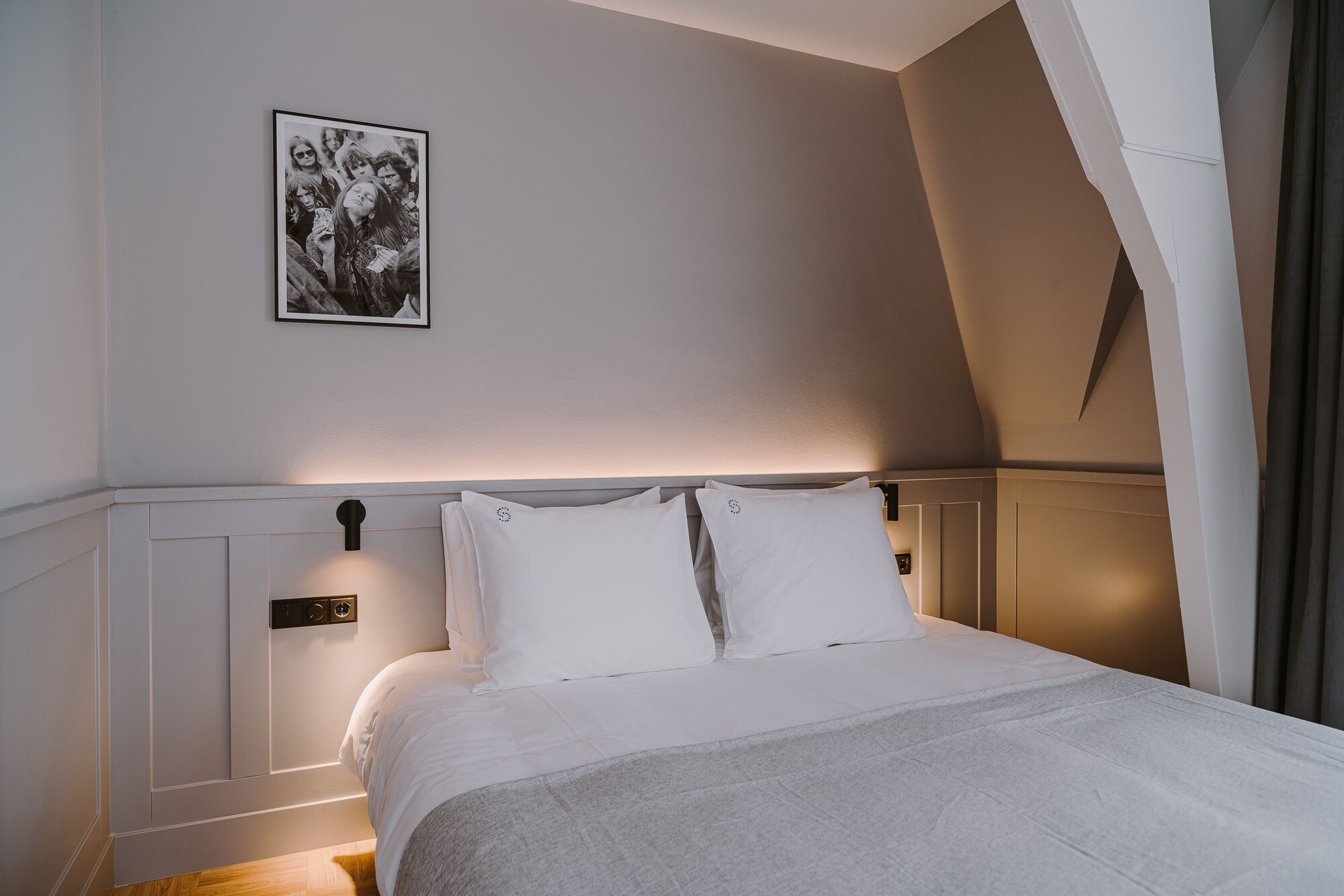 PREMIER, DOUBLE BED