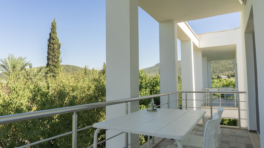 Daphnis Hotel 19/46