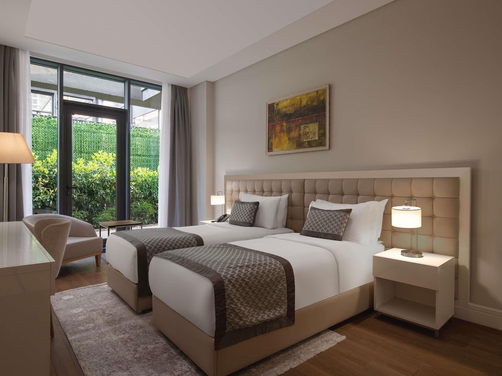 3 Bedrooms, Garden, Deluxe, Apartment, 2 King Beds, Single Bed