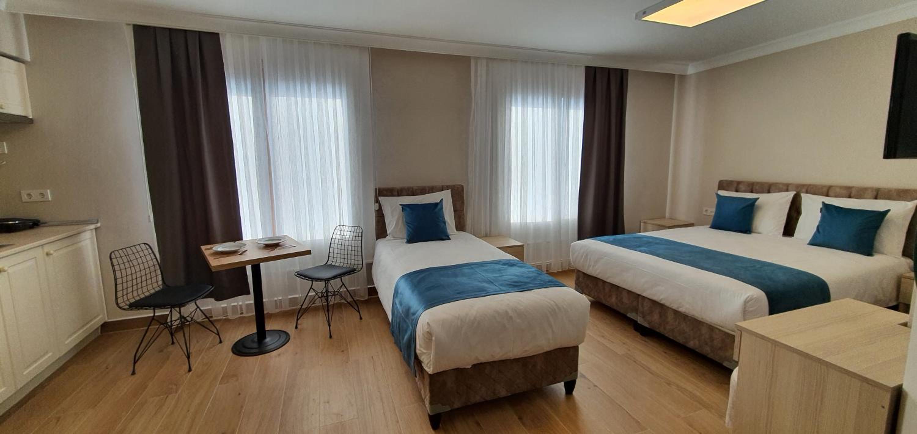 Comfort, Family, Apartment, Annex, Sur Hotel 7/10