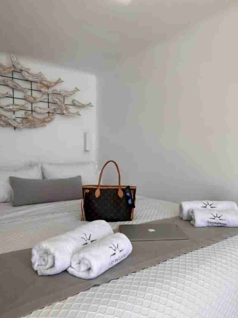 جناح جونيور بجاكوزي، Iliovasilema Suites 2/6