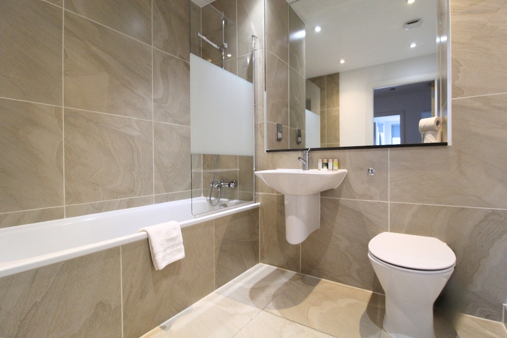 London Bridge – Tooley St 22/23
