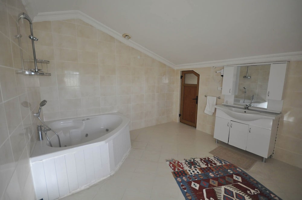 Uchisar Stone House 41/41