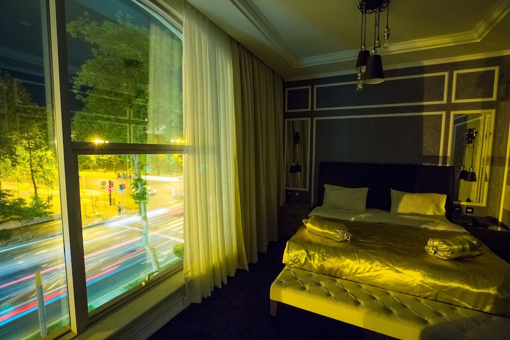 Dondar Hotel 24/61
