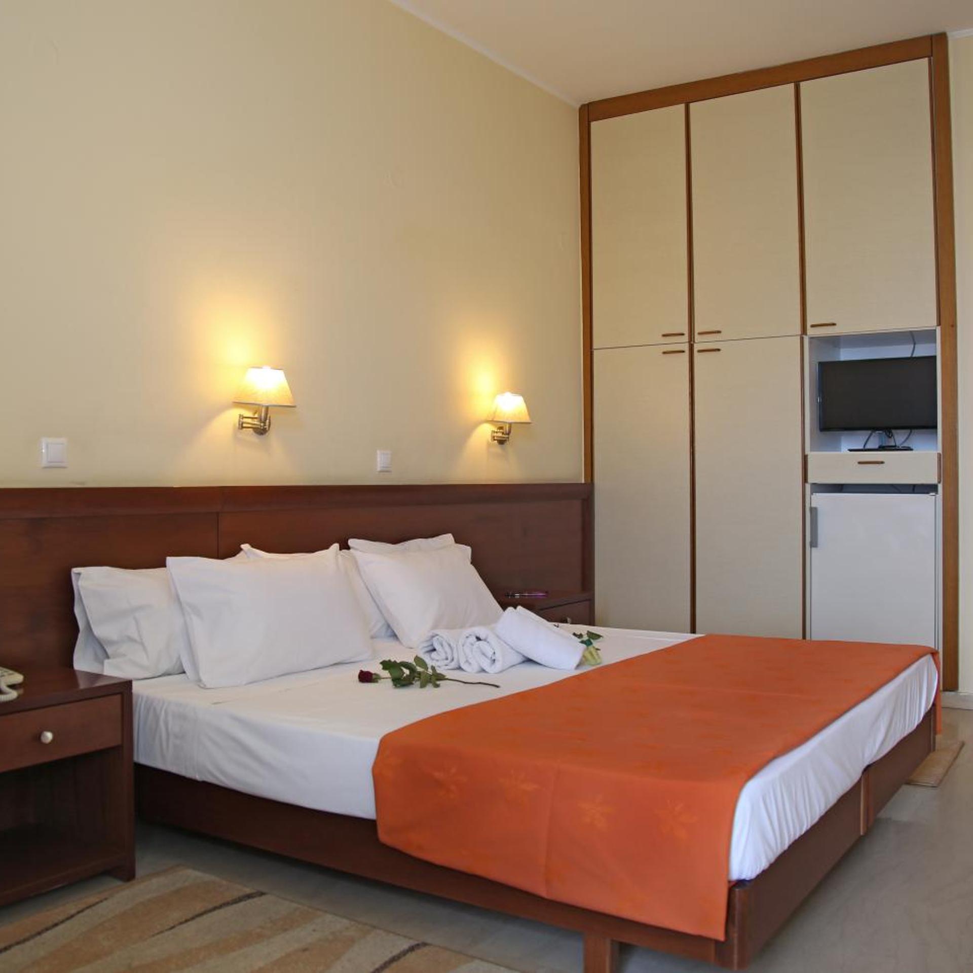 Elysee Hotel 7/48