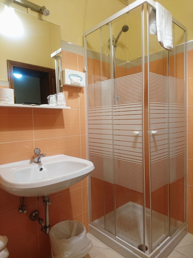 Giappone Inn Parking Hotel 36/39