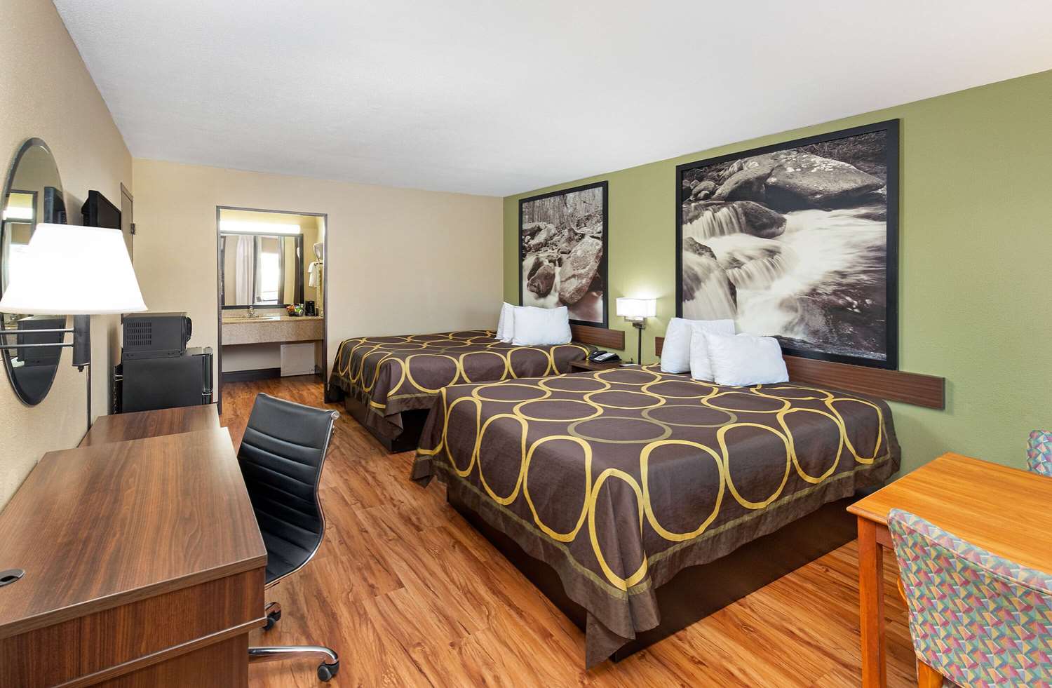 Super 8 By Wyndham Kingsport 17/25