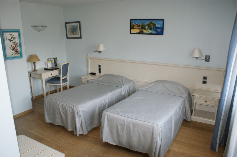 HOTEL BLANC 7/56