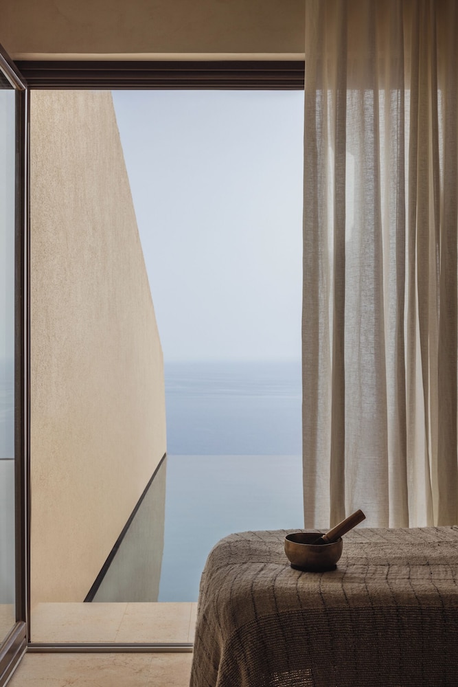 Gundari Folegandros 10/50