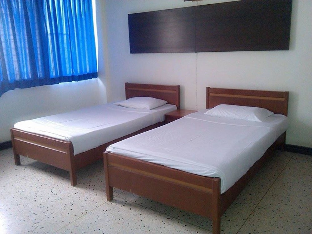 Petch Pailyn Hotel 13/37