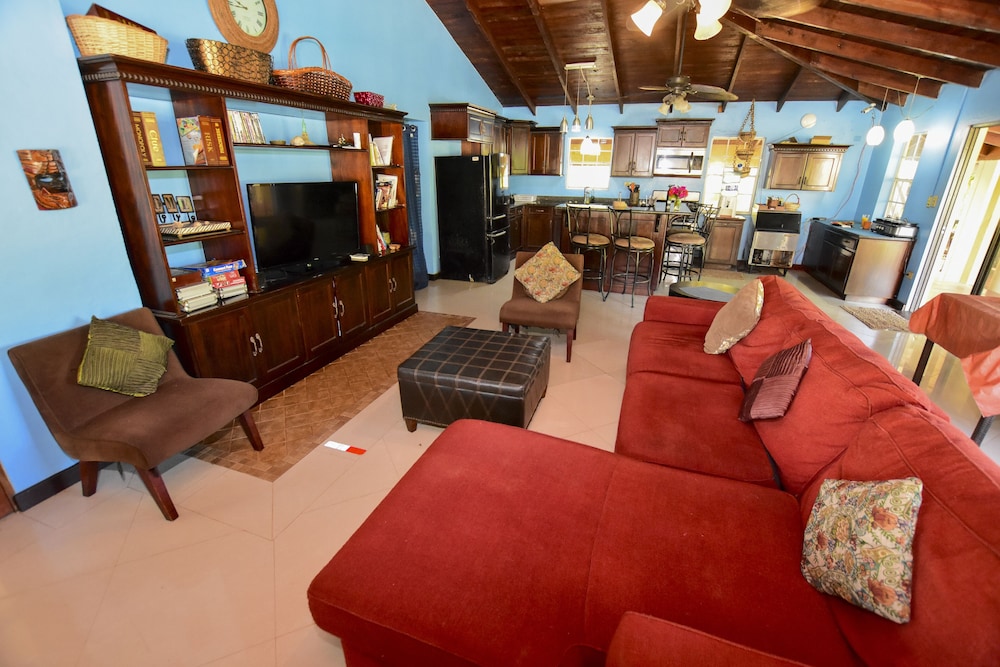 Caribbean Shores Bed & Breakfast 25/50