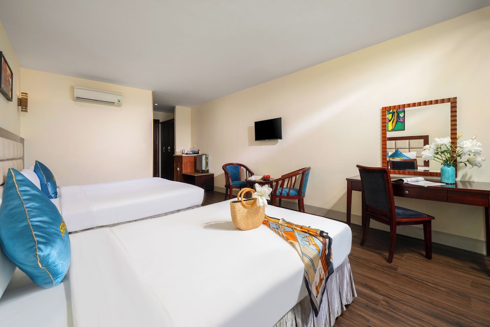 Sea Front Hotel 26/70