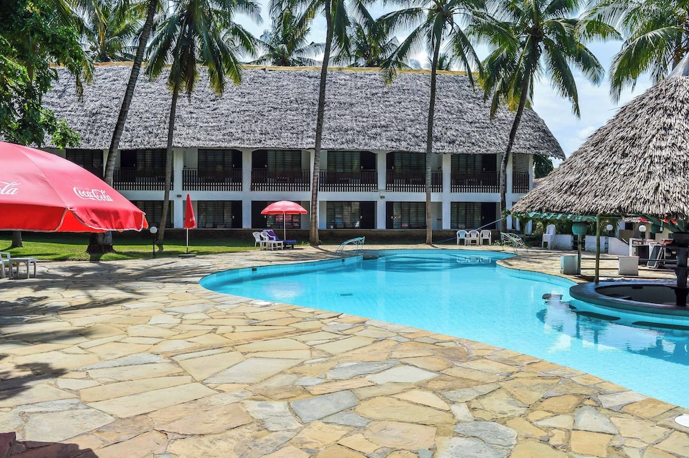 Milele Beach Hotel 43/50