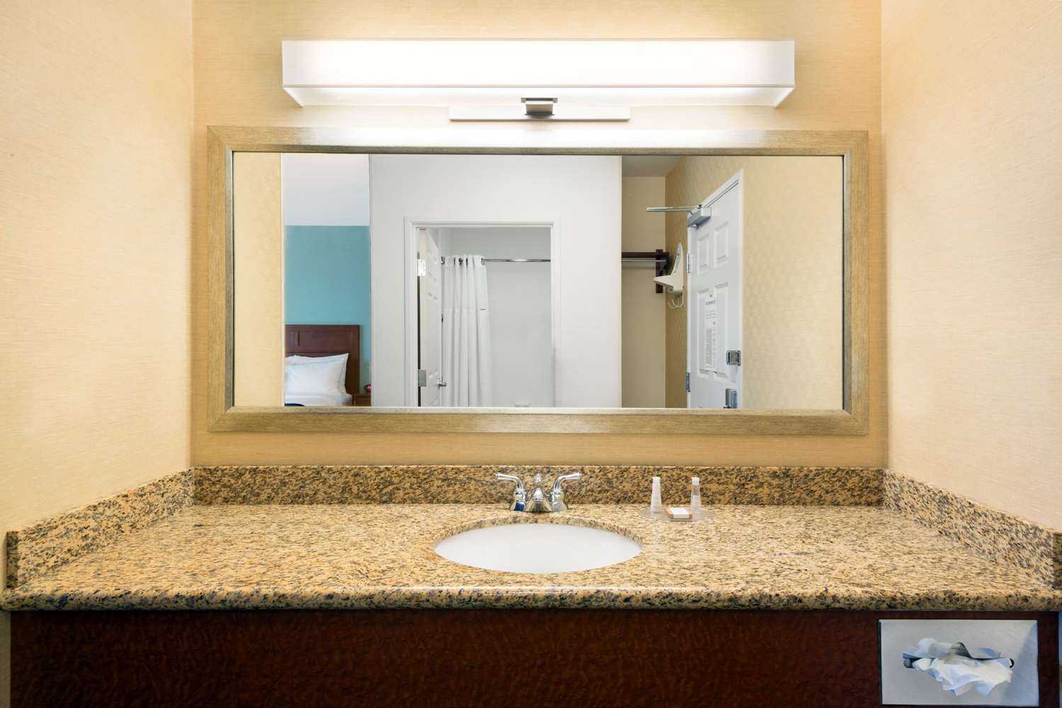 Baymont By Wyndham Denver International Airport 37/38