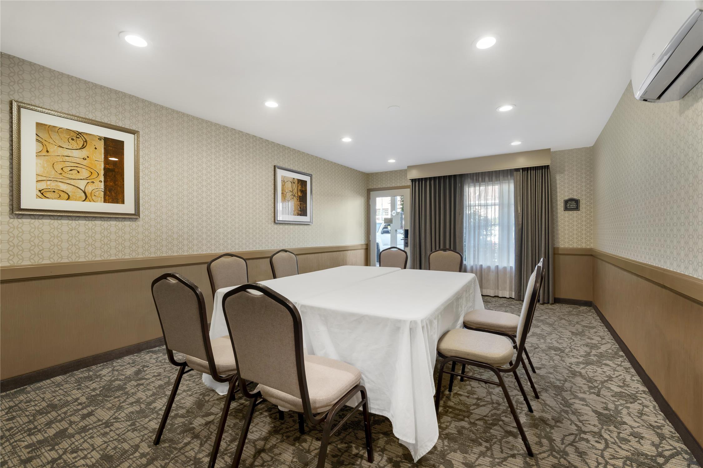Best Western Plus Carriage Inn 63/78