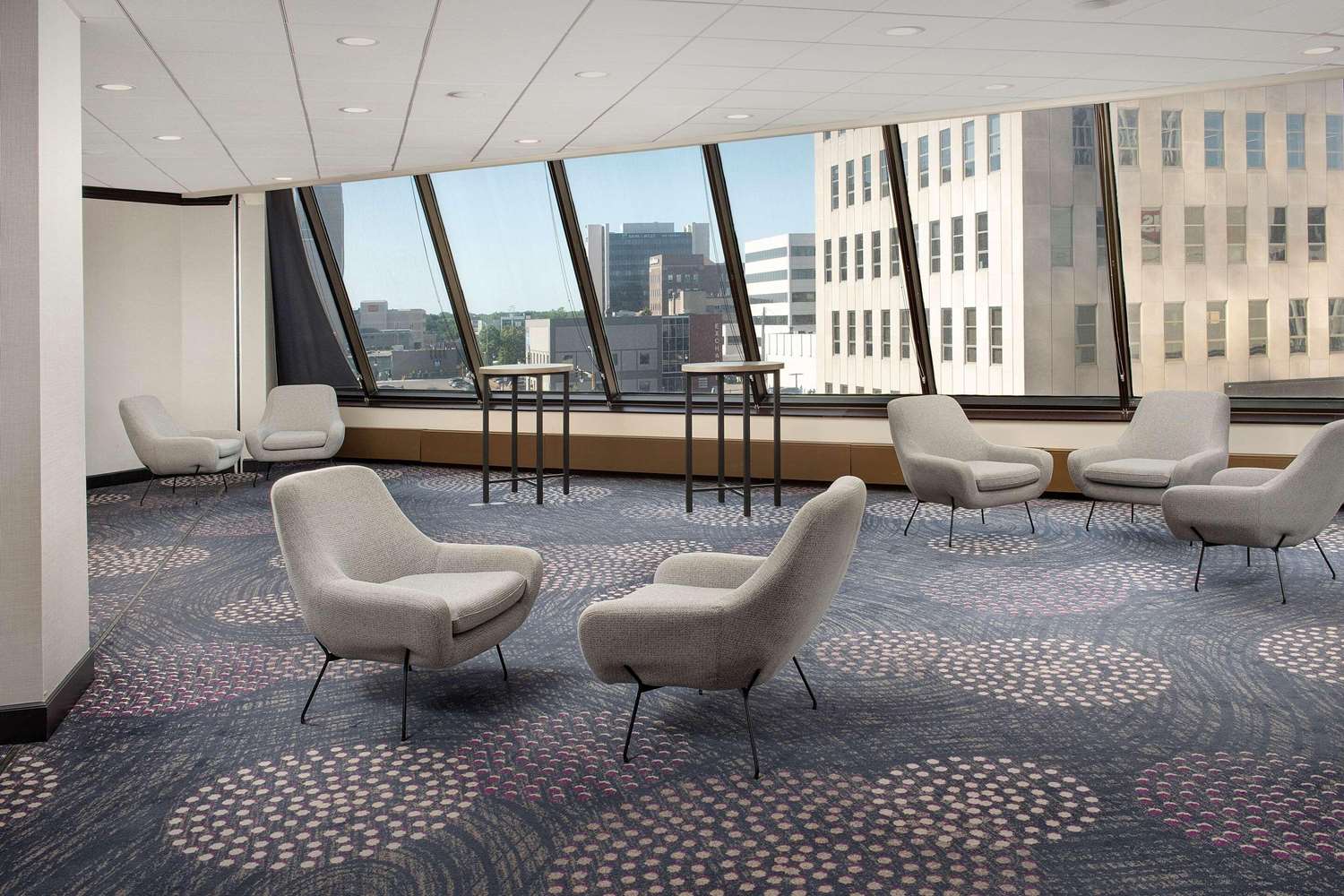 Radisson Blu Hotel Fargo 24/44