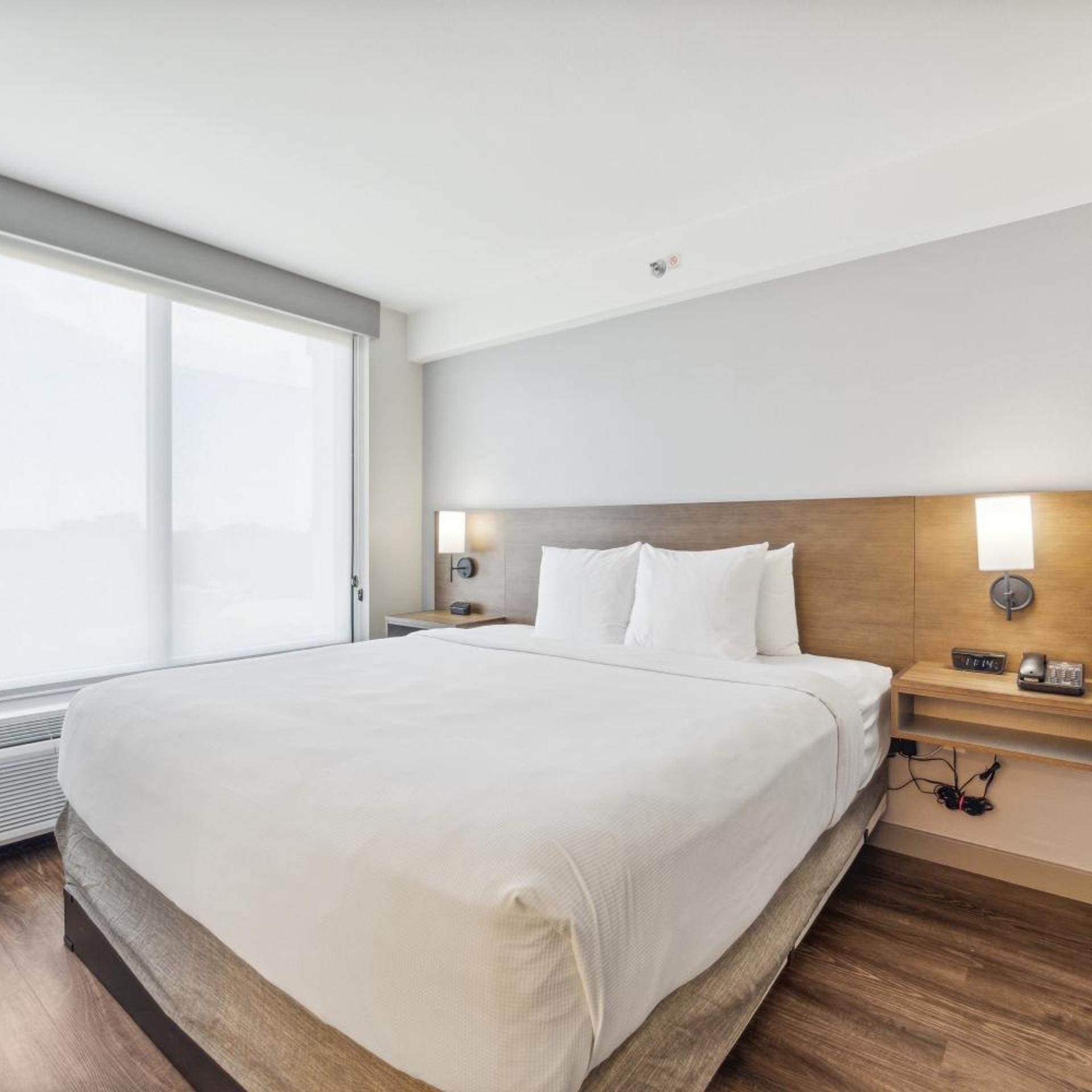 غرفة بسرير كينج مع أريكة، Hyatt Place San Antonio - Northwest/Medical Center 2/5