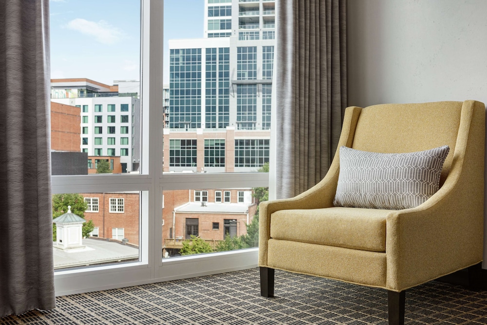 Hampton Inn & Suites Greenville Downtown RiverPlace 38/52