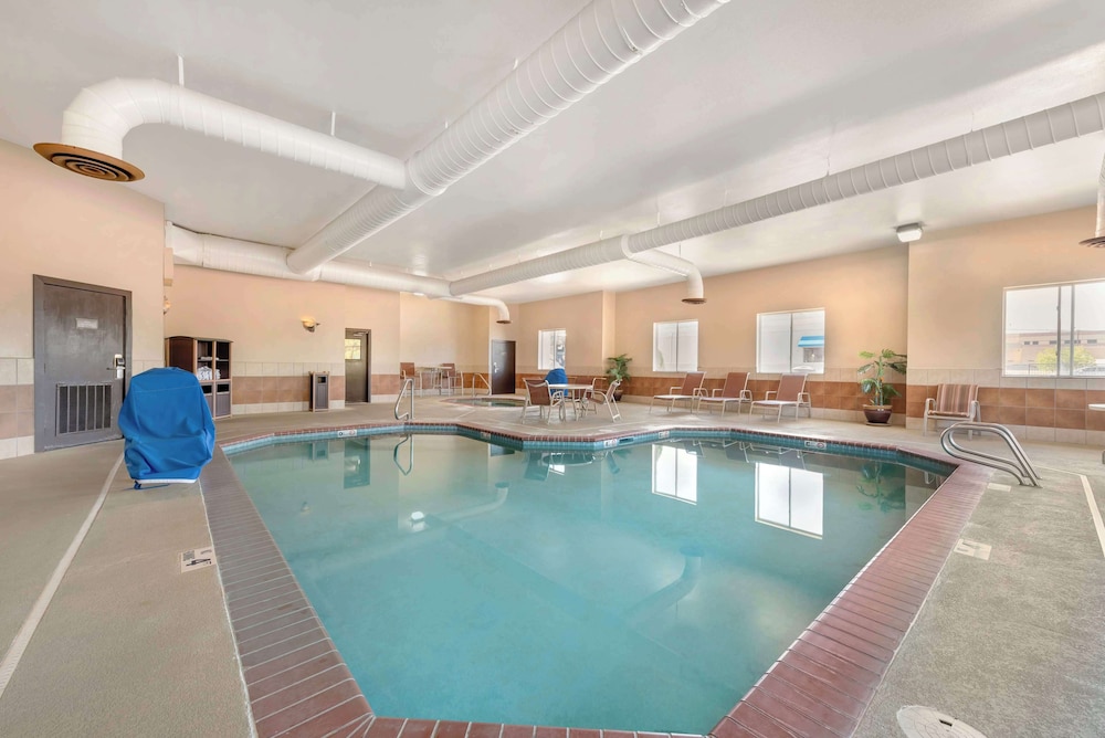 swimming pool spa