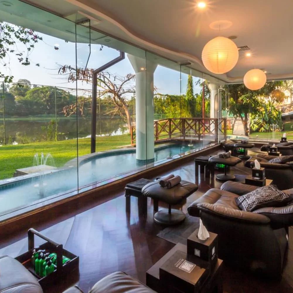 Mahaweli Reach Hotel 25/50