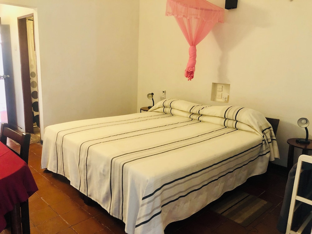 STANDARD, DOUBLE BED