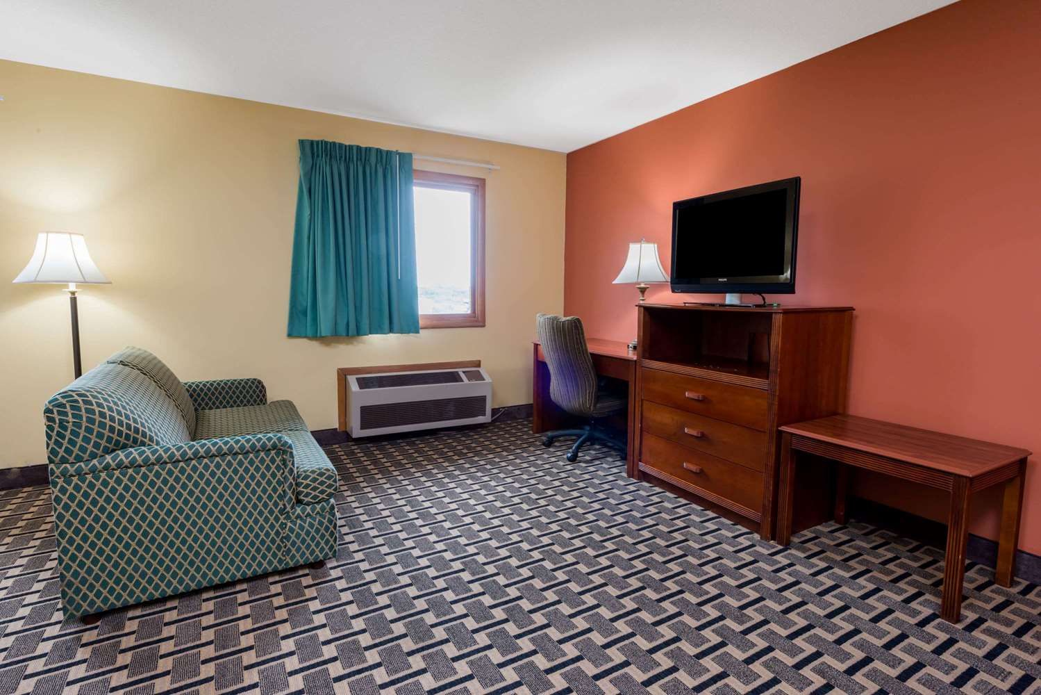 Super 8 By Wyndham Staunton 12/23