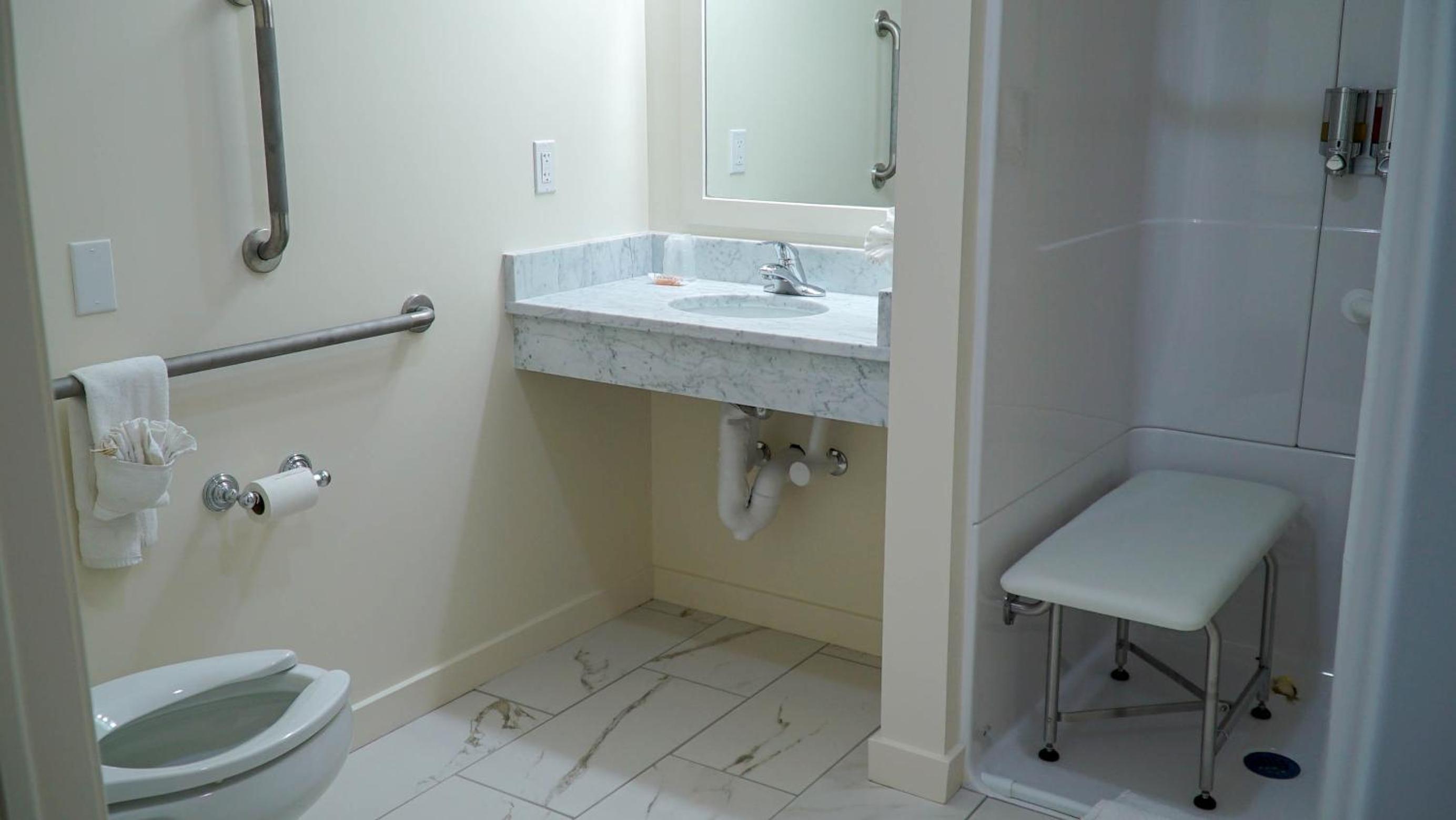 Room, King Bed, Accessible, The Circle Hotel Fairfield 8/10