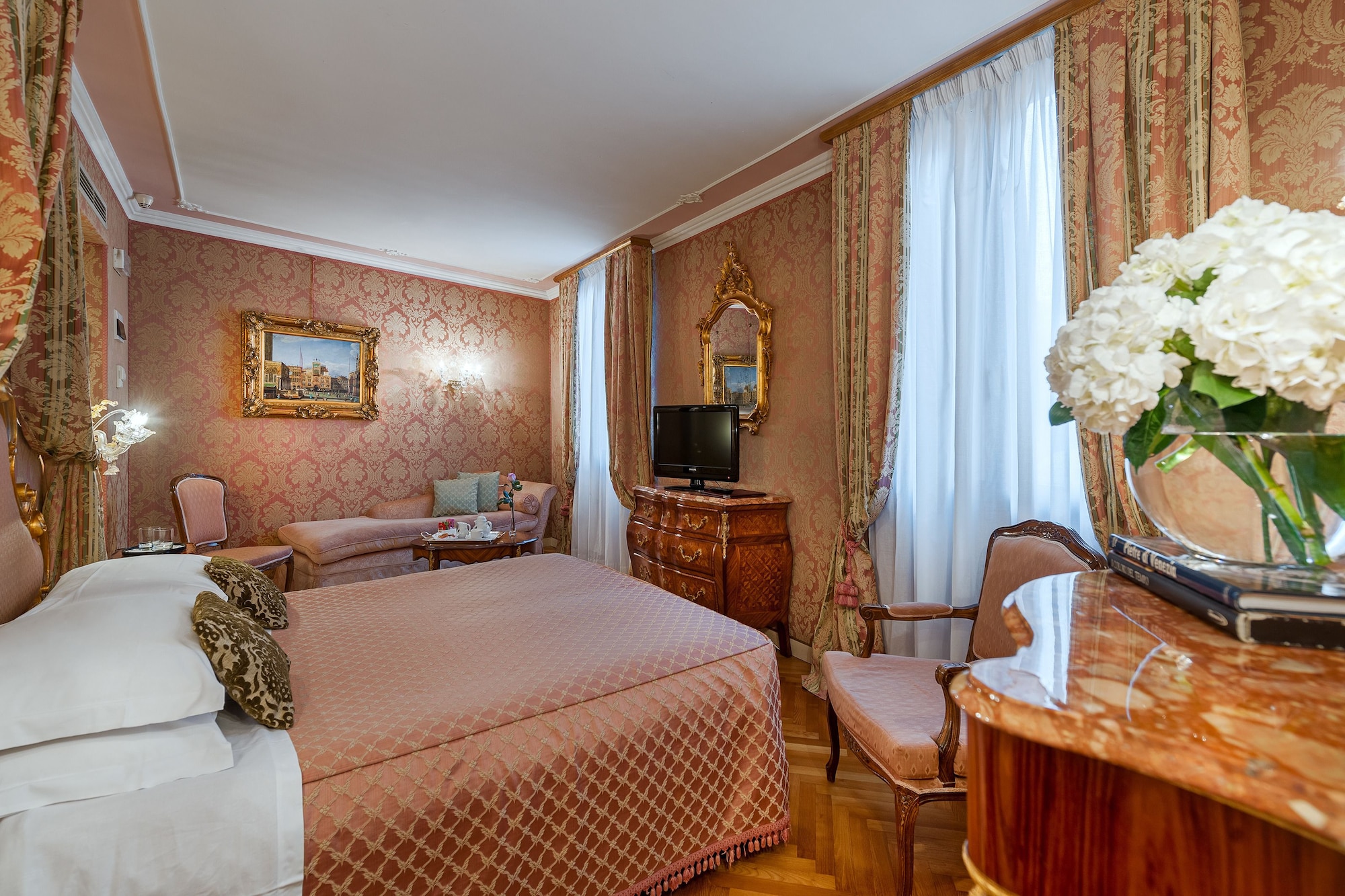 PRESTIGE, CANAL VIEW