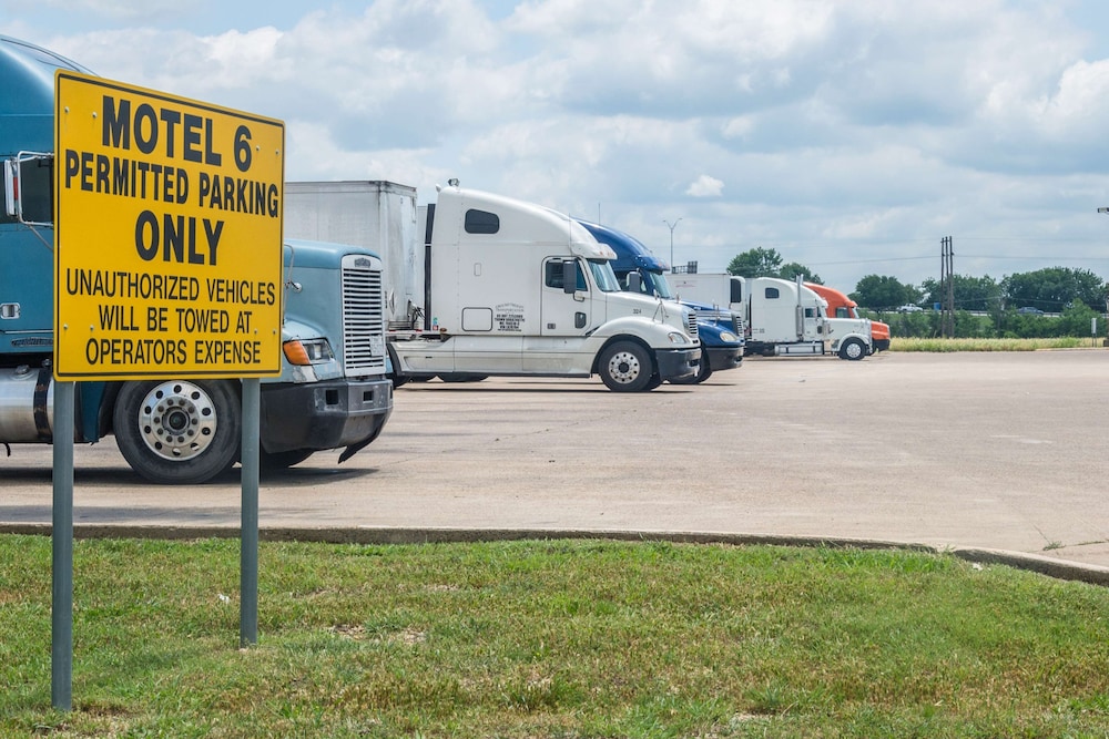 Motel6 Mesquite, TX - Rodeo - Convention Ctr 28/39